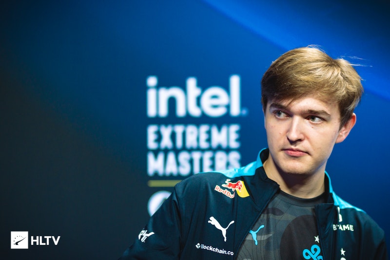 媒体评论 Gumayusi 的轮换： Gumayusi 绝对不是因为他的错误言论而被替换